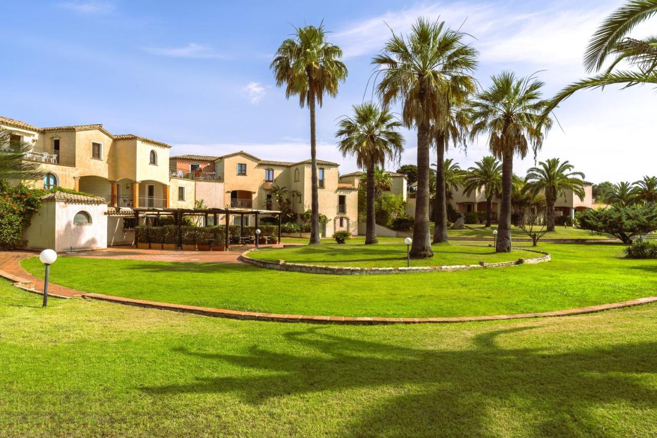 Apartments In Residence With Swimming Pool In Santa Margherita Di Pula, 250 Meters From The Sea Luaran gambar